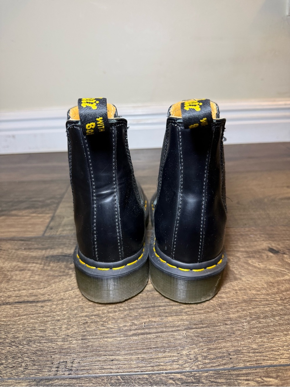 Dr.Martens 2976 Yellow Stitch Smooth Leather Chelsea Boots Size US 6 - Picture 5 of 10